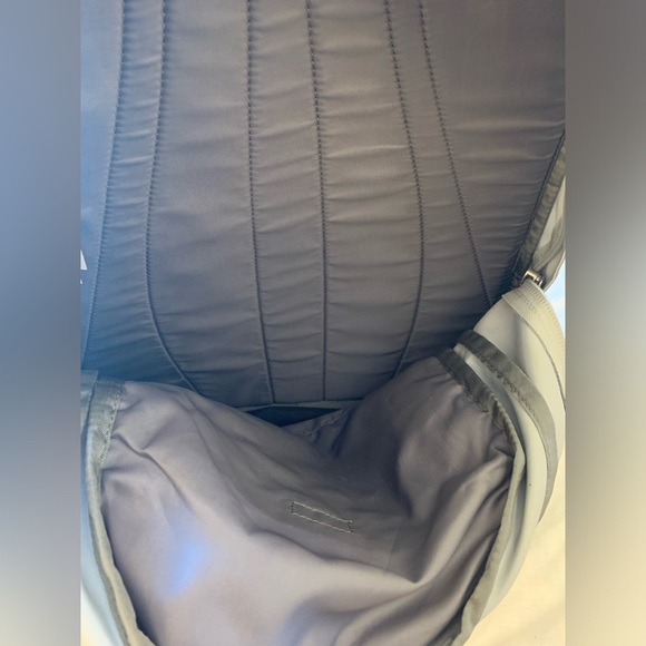 The North Face - Women’s Vault Backpack (2013) in High Rise Grey & TNF Black - Picture 9 of 13